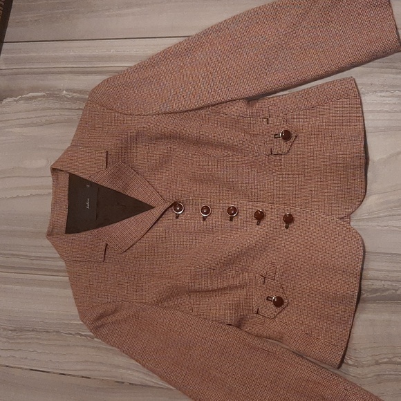 Kulson blazer I'm not sure about the color it's looks like rusty orange or light - Picture 12 of 12